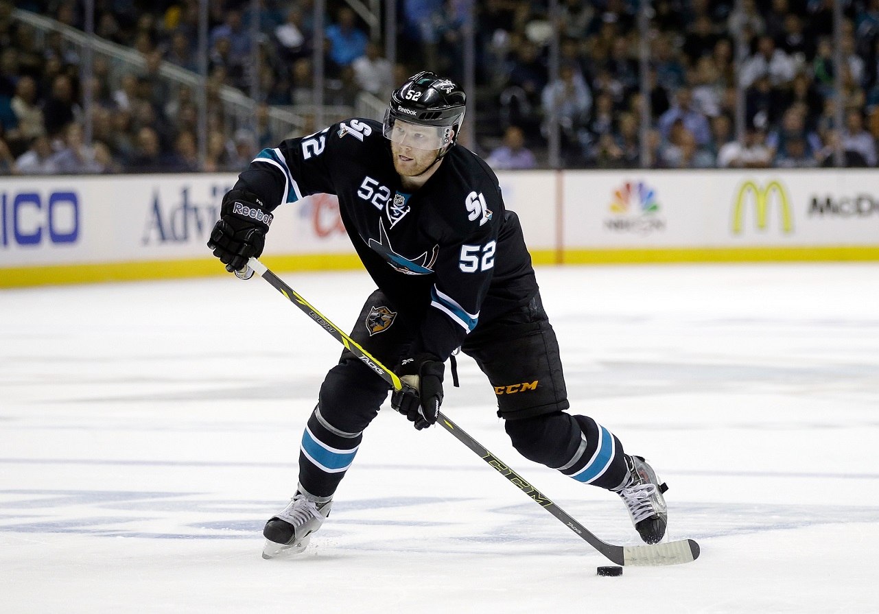 Local NHL stars Nazem Kadri, Joe Thornton fought off opening faceoff in  beard-pulling battle