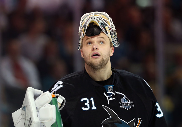 Islanders' Robin Lehner blanks Sharks in first game since panic attack